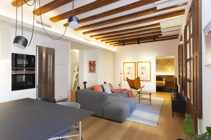 Foto 532a5209-307a-47f6-a16d-96dbe5950f92. Piso en carrer dels banys nous 14 totalmente reformado 93 m2!! en Barcelona