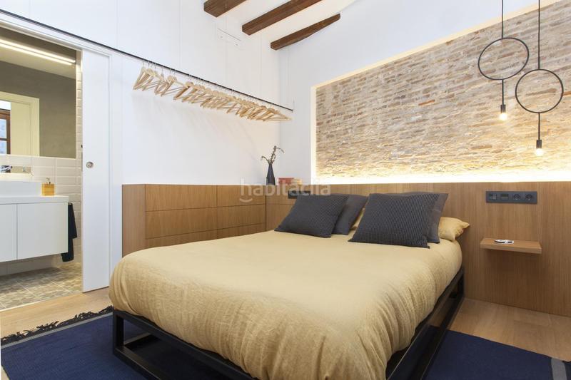 Foto 5cb3bba0-f941-4e11-b69b-b74f98d6ab3e. Piso en carrer dels banys nous 14 totalmente reformado 93 m2!! en Barcelona