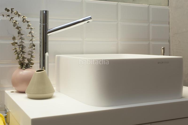 Foto b7286953-5afd-4a30-a954-e4f9f590ca49. Piso en carrer dels banys nous 14 totalmente reformado 93 m2!! en Barcelona