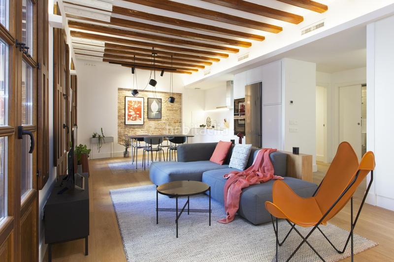 Foto c1310cd8-7d9a-4104-8d20-f5d9ce1970a6. Piso en carrer dels banys nous 14 totalmente reformado 93 m2!! en Barcelona