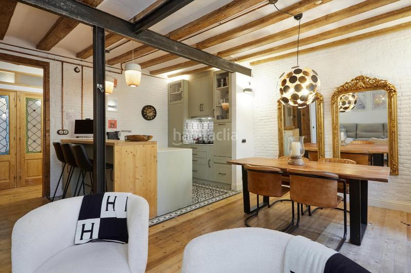 Foto eeb830ef-f46f-4be7-ad94-cf270198182f. Pis a la rambla 54 a Gòtic Barcelona