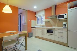 Affitto Appartamento in Carrer de sor eulàlia d'anzizu 5. 2 hab dobles, amueblado con terraza!!! contrato temporada