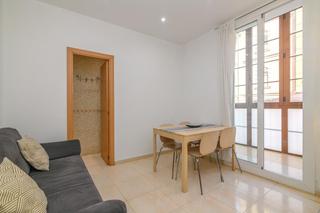 Piso en Carrer d'arag 367. Licencia turstica!!