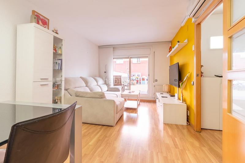 Foto 48da0e8e-404c-46f8-b50e-62254dfab624. Piso una ubicación con todo al alcance!! en Prosperitat Barcelona