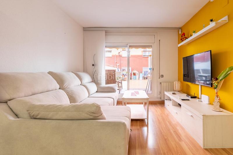 Foto 6242b877-97ca-42f6-b07d-63952742f48e. Piso una ubicación con todo al alcance!! en Prosperitat Barcelona