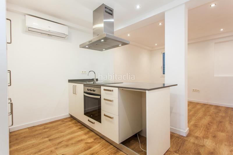 Foto fd1c94da-eb62-45bc-905d-9dae6b2ad112. Pis a carrer de sant pau 109 a Raval Barcelona