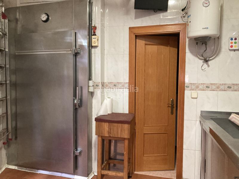 Foto ebdf0190-faf8-4dbe-8852-6550197b52a8. Alquiler local comercial alquiler de negocio de carniceria con traspaso . en Torrent