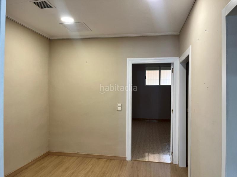 Foto 299676a2-6601-44bf-994b-a983b0d3f790. Location local commercial dans Zona Avenida al Vedat Torrent