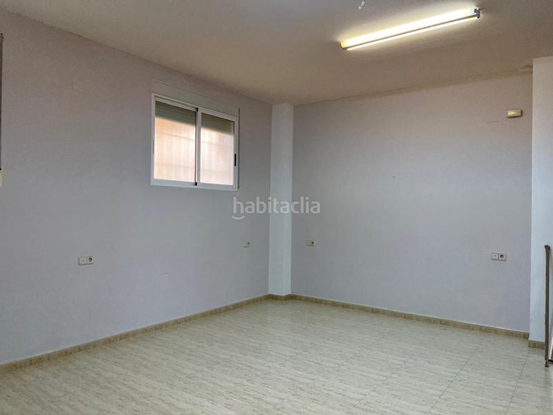 Foto 5c08c3a0-e9a9-41a5-97bd-226c6c125a7e. Location local commercial dans Zona Avenida al Vedat Torrent