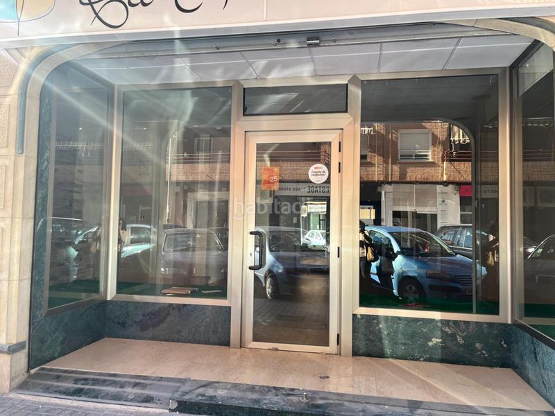 Foto 8f7b4c22-ea56-4a1b-986c-78b3c4e4d97b. Location local commercial dans Zona Avenida al Vedat Torrent