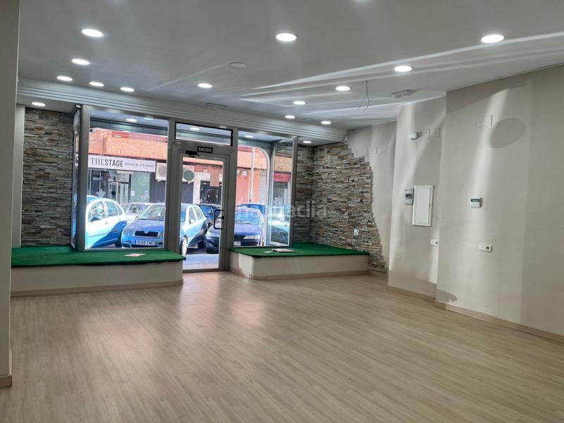 Foto e3374dca-0cd2-490f-b57e-534f1e172903. Location local commercial dans Zona Avenida al Vedat Torrent