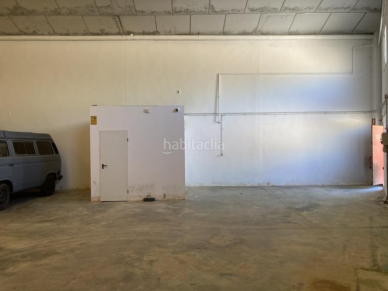 Foto 95e7eb2a-590b-456a-934a-87f9169bd2b4. Rent industrial building in Polígono Mas del Jutge Torrent
