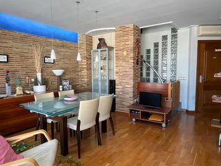 Semi detached house in Centro - Casco Antiguo. Casa  independiente en venta entre medianeras en torrent centro