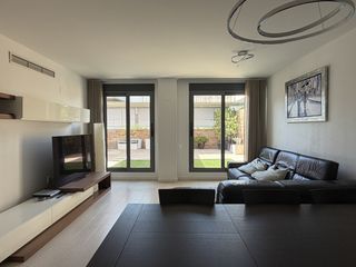 Location Attique à Centro - Casco Antiguo. Alquiler de excelente ático  amueblado en torrent, con amplia te