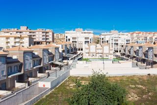 Casa adosada  Avenida portugal. adosado a 285.000  de nueva construccin !
en la zona ms pre