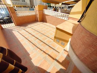 Casa adosada  Avenida argentina. Santiago bernabeu, bungalow en 2 plantas en la zona ms demanda