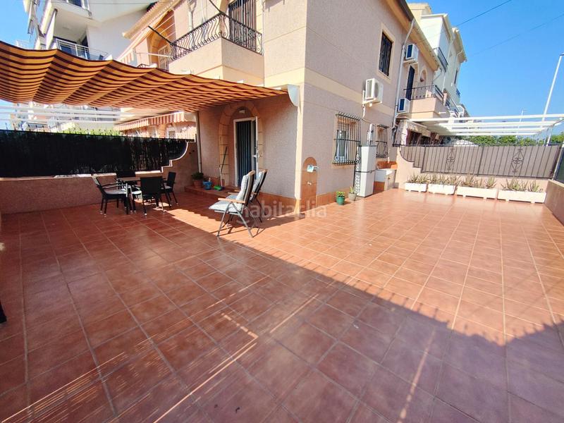 Foto 1616612a-b3fb-4b42-8a5a-31dd6253bfe2. Alquiler chalet en n/a vivienda en esquina con enorme terraza para disfrutar de de nuestro clima mediterráneo a 150 metros de la playa y pocas calles del en Santa Pola