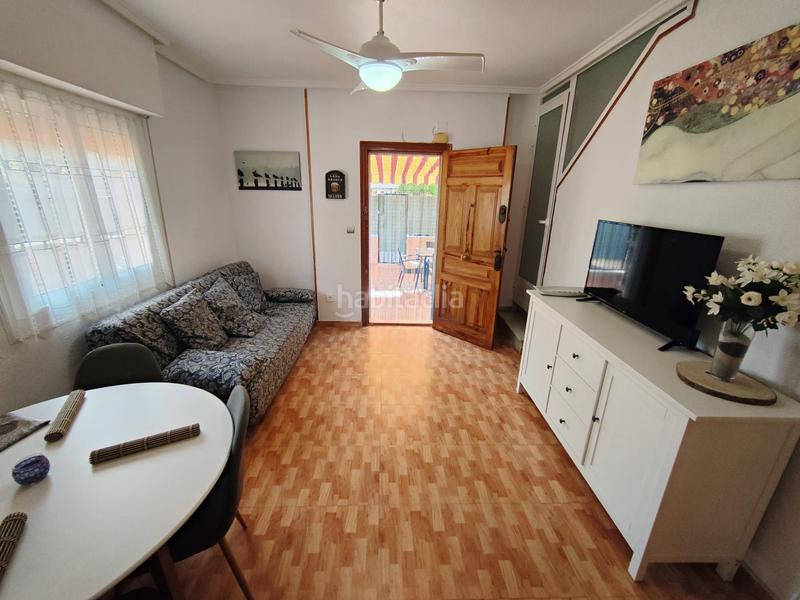 Foto 5c59a871-85d0-48c8-90ea-58f458876065. Alquiler chalet en n/a vivienda en esquina con enorme terraza para disfrutar de de nuestro clima mediterráneo a 150 metros de la playa y pocas calles del en Santa Pola