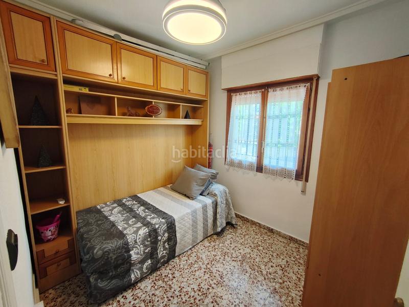 Foto b710a3a2-fa65-4c07-803f-a697571d0201. Alquiler chalet en n/a vivienda en esquina con enorme terraza para disfrutar de de nuestro clima mediterráneo a 150 metros de la playa y pocas calles del en Santa Pola