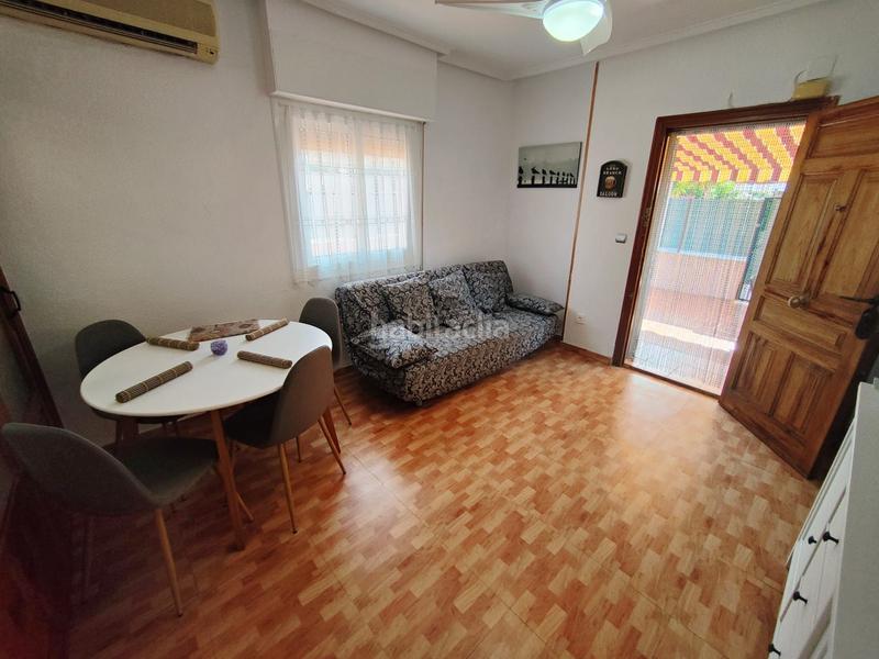 Foto ec016696-75be-4796-b56c-67ce0da25f34. Alquiler chalet en n/a vivienda en esquina con enorme terraza para disfrutar de de nuestro clima mediterráneo a 150 metros de la playa y pocas calles del en Santa Pola