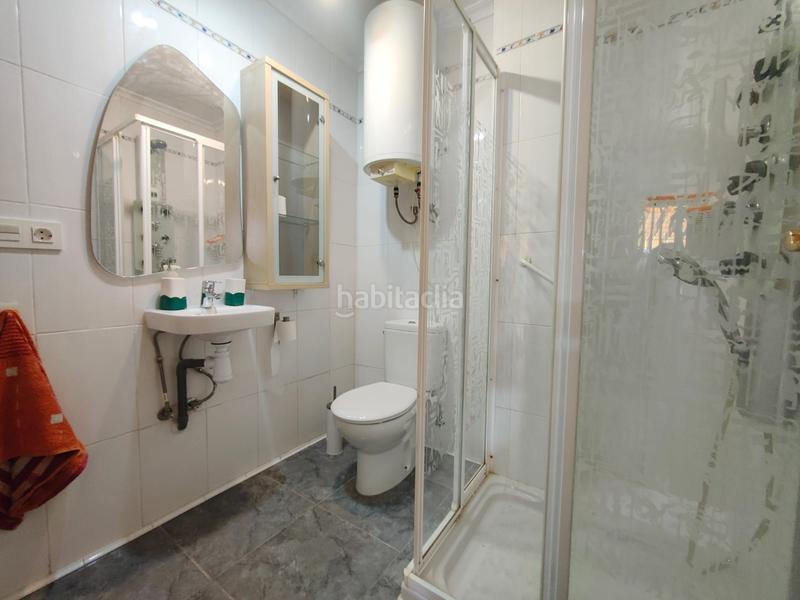 Foto f018a2d2-9942-4fc8-b290-108d10f27773. Alquiler chalet en n/a vivienda en esquina con enorme terraza para disfrutar de de nuestro clima mediterráneo a 150 metros de la playa y pocas calles del en Santa Pola
