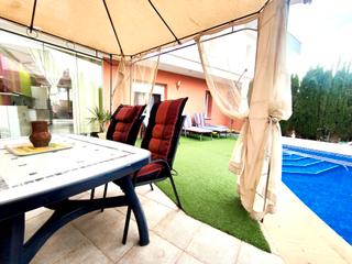 Casa  Carrer de xipre. Piscina privada, gran terraza, casas para vivirlas inmobiliaria