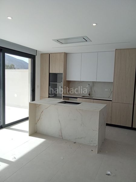 Foto 1a209792-8780-4a33-bcd1-51967579a922. Xalet amb calefacció aparcament piscina a balcón de Finestrat-terra marina Finestrat