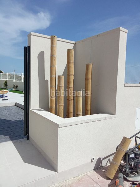 Foto 1e4aa9ee-3058-4ee4-948a-8692a62b0931. Xalet amb calefacció aparcament piscina a balcón de Finestrat-terra marina Finestrat