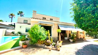 Chalet in Ciutat Jardí - Torreta Verdí. Casas para vivirlas les presenta este precioso chalet independie
