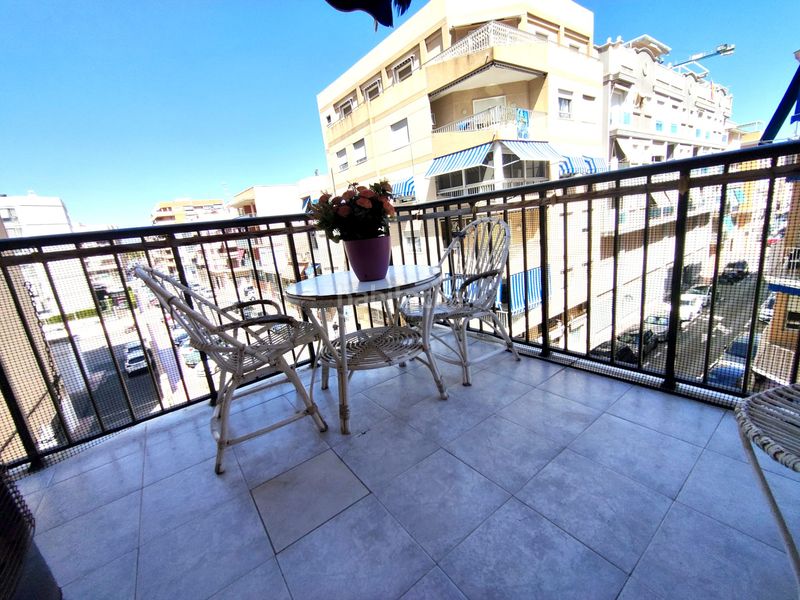 Foto 9deca13a-7a9f-4431-b2a7-9a4041aa0450. Flat in avenida canalejas 11 in Centro Santa Pola