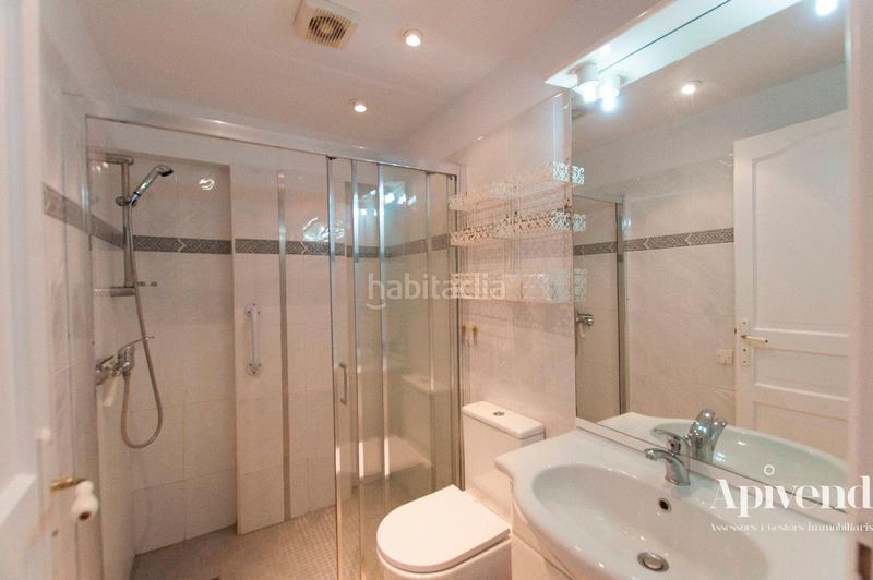 Foto a21ecc39-1d4d-4cf6-9529-4fa8d8b0d9ba. House with heating parking in Centre Roses