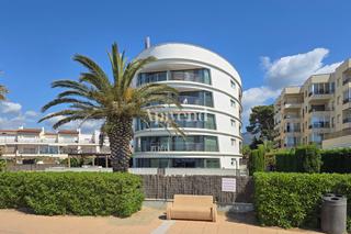 Penthouse  Maritimo. tico en 1 lnea con solrium y preciosas vistas.