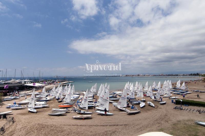 Foto 88b09576-92b2-470c-8571-f8cf7468015c. Appartamento in Centre Roses