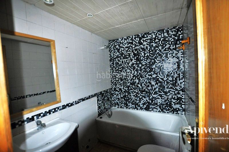Foto cde9bbae-7296-43e2-ba70-c1f1773b5b23. Casa adossada a Puigmal - Mas Nou Empuriabrava