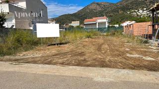 Finca rústica  Bages. Construye tu nueva casa a sólo unos minutos de la playa! buena o