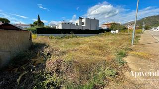 Finca rústica  Bages. Parcela unifamiliar edificable en tranquila urbanización de rose