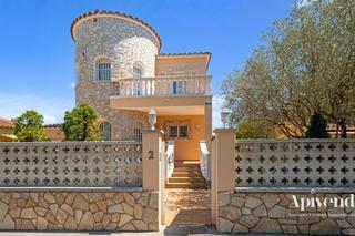Xalet  Mas nou. Mas nou amplia casa con 5 dormitorios, garaje privado,  jardín,