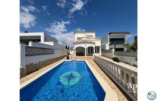 Xalet  Noguera. En venta casa al canal orientación sudeste , terreno de 542m2 y