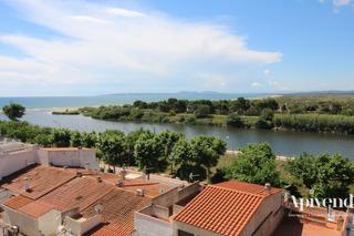 Pis  Muga. Muga park acogedor estudio con terraza privada y vistas panorámi