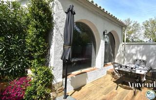 Xalet  Llobregat. Magnífica casa de dos dormitorios llena de encanto se vende