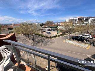 Pis  Carles fages climent. Port roses  acogedor apartamento de dos dormitorios con terraza