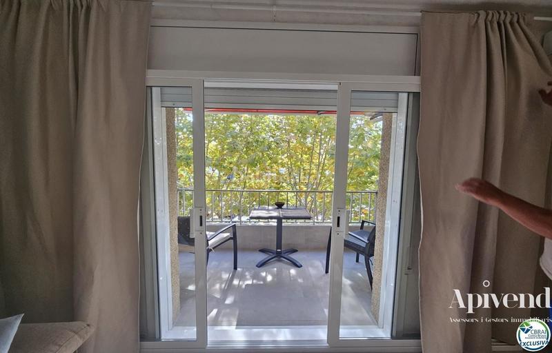 Foto 0e6e74ba-a400-47e3-a3a9-75e2686b23c7. Piso apartamento reformado centro a 200m de playa. en Empuriabrava