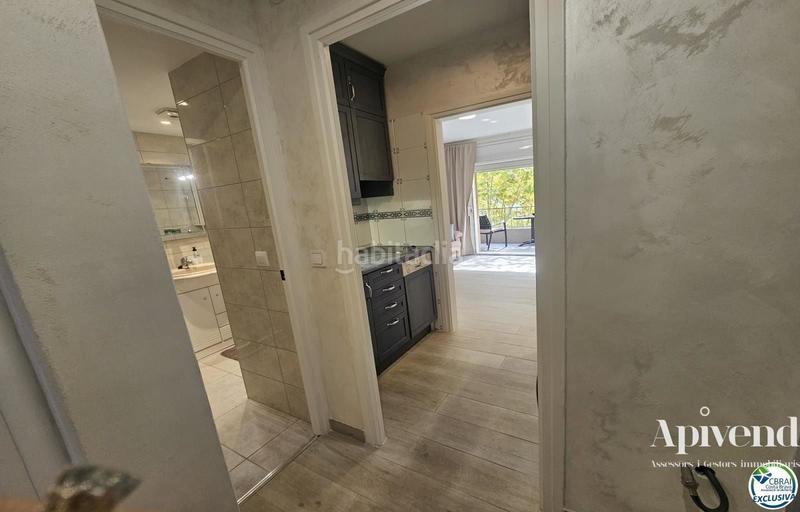 Foto 5471b6a4-1a5f-4ca9-8517-6404ab13dda3. Piso apartamento reformado centro a 200m de playa. en Empuriabrava
