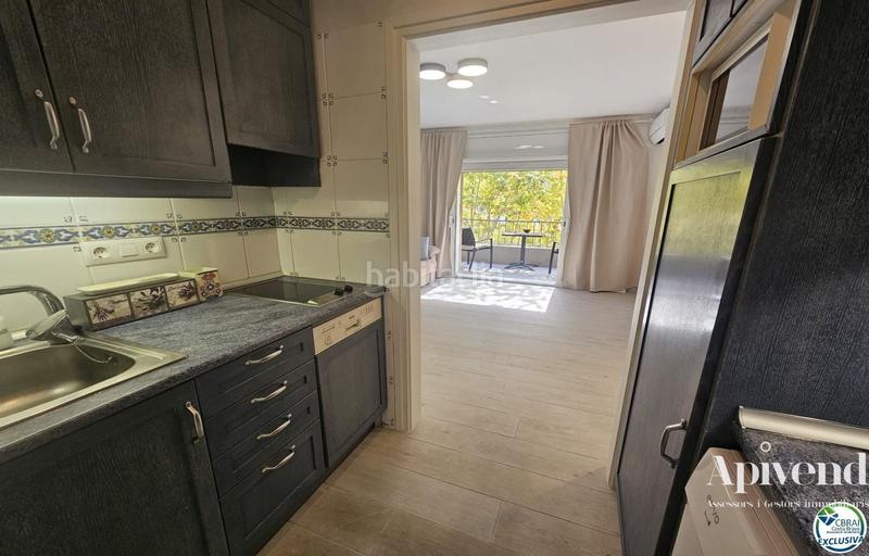 Foto 6ad57bad-9a7f-4254-9492-5ddec9217c0b. Piso apartamento reformado centro a 200m de playa. en Empuriabrava