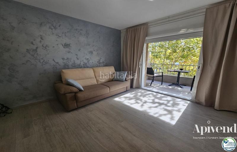 Foto 6d4d2414-bb33-4773-abe1-73ddaa3c3abd. Piso apartamento reformado centro a 200m de playa. en Empuriabrava