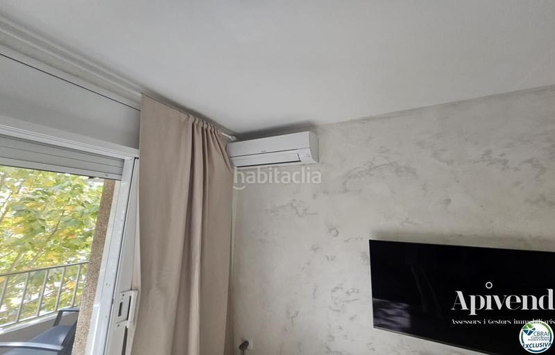 Foto cf224827-3e7b-4b1a-94d6-54e77f578ea4. Piso apartamento reformado centro a 200m de playa. en Empuriabrava
