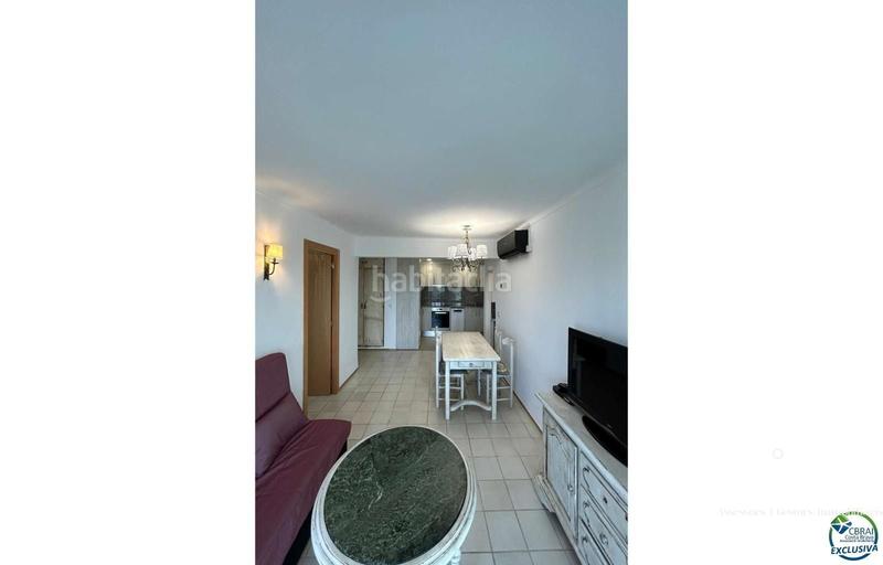 Foto 2f419f00-79bf-4278-a100-44dd827c859d. Piso apartamento reformado con licencia turística en primera línea de playa con magníficas vistas al mar y al parque natural els aiguam en Empuriabrava