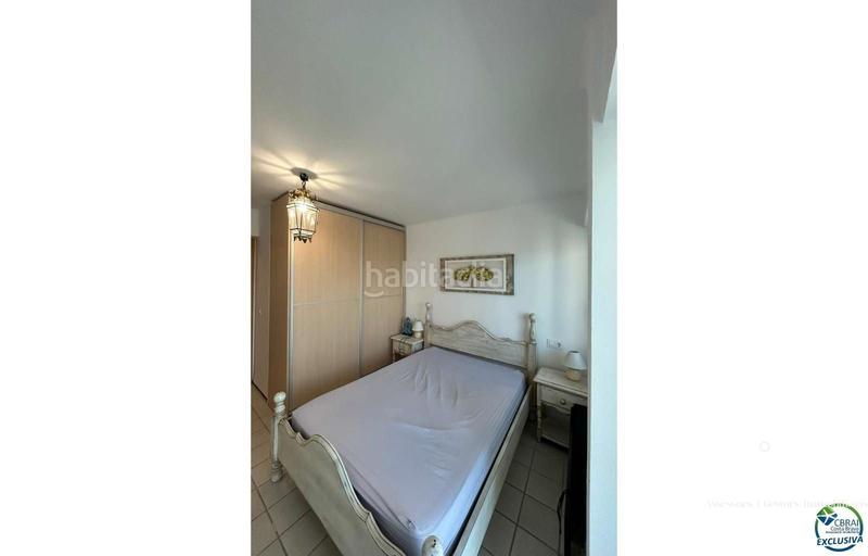 Foto df0ce0dd-dd8b-4f56-8b80-b911944eda18. Piso apartamento reformado con licencia turística en primera línea de playa con magníficas vistas al mar y al parque natural els aiguam en Empuriabrava