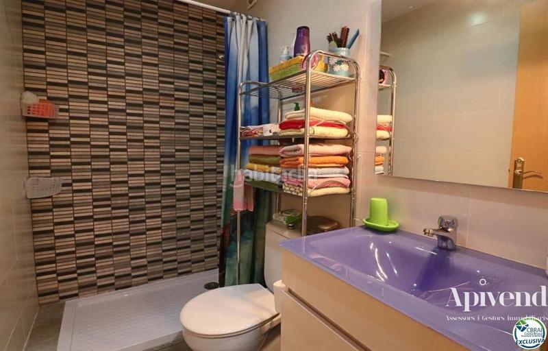 Foto a8a2f198-77b0-41d7-84c8-02f1fbeb8434. Pis amb piscina a Sant Maurici Empuriabrava