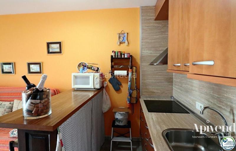 Foto f896d9f4-00de-4cb9-bd45-5fd4115597b8. Pis amb piscina a Sant Maurici Empuriabrava